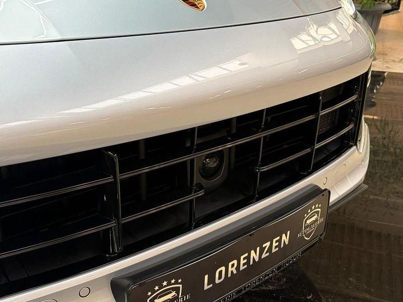 Gebraucht Porsche Cayenne Turbo 549 PS (403 kW) 2018 Silber SUV