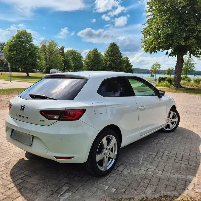 Gebraucht Seat Leon SC Style 125 PS (91 kW) 2015 Weiß Kleinwagen
