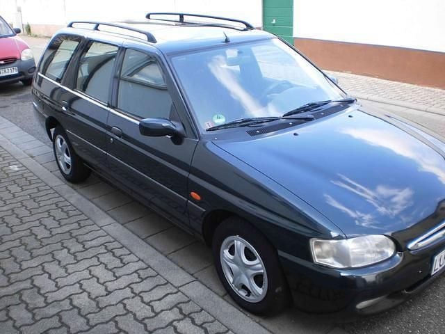 Gebraucht Ford Escort 90 PS (66 kW) 1997 Grün Kombi