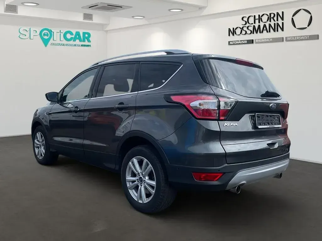 Gebraucht Ford Kuga Trend 120 PS (88 kW) 2017 Grau SUV