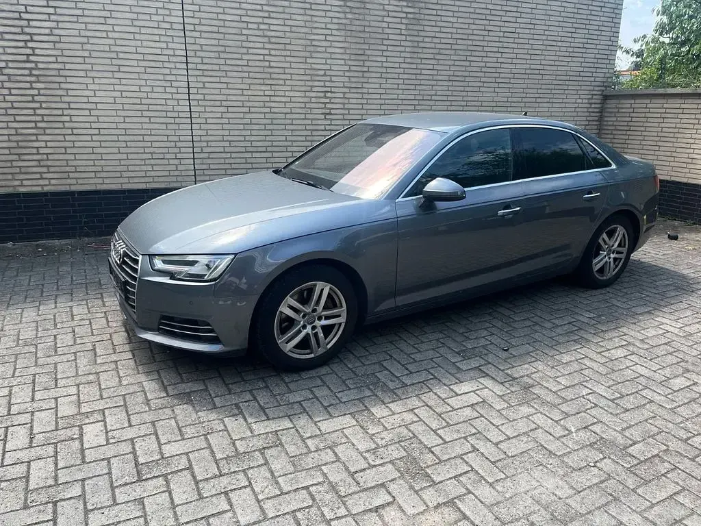 Gebraucht Audi A4 Design 190 PS (139 kW) 2018 Grau Limousine