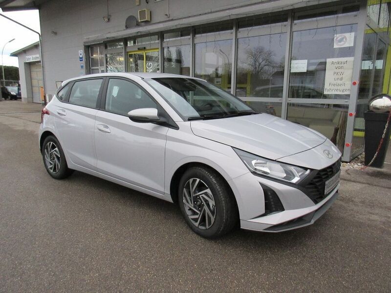 Grau Neu 2024 Hyundai i20 Comfort Limousine | 18.490 € (Fairer Preis) - Bild 1/4