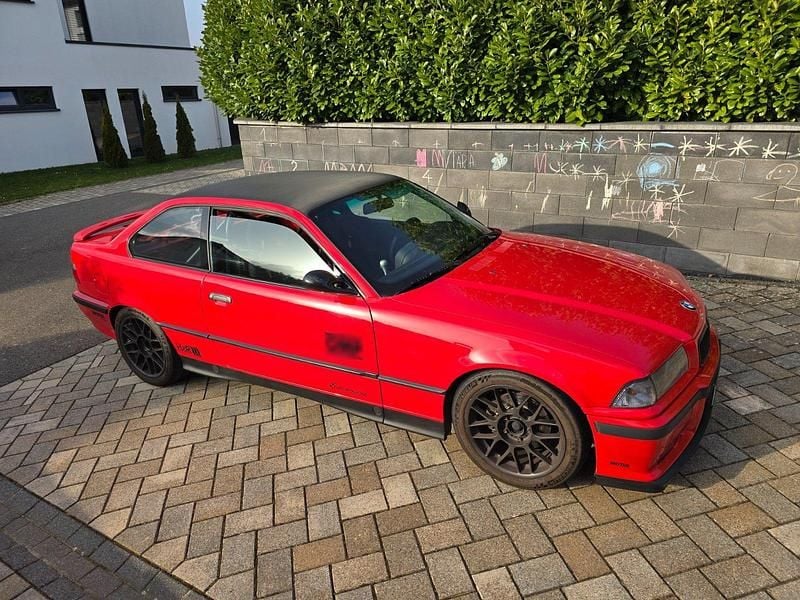 Gebraucht BMW 325 192 PS (141 kW) 1993 Rot Coupé