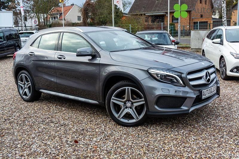 Grau Gebraucht 2015 Mercedes GLA200 StreetStyle SUV | 11.990 € (Superpreis) - Bild 1/4