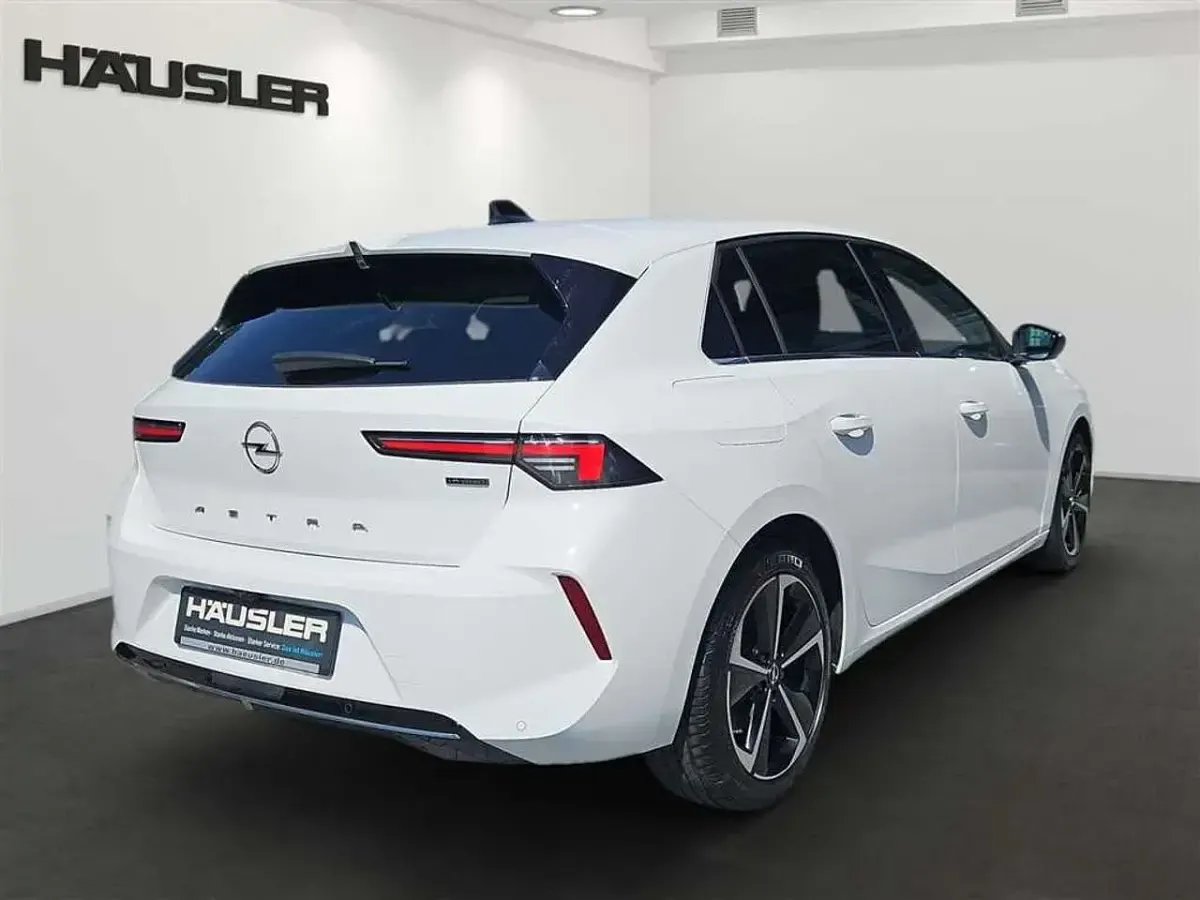 Gebraucht Opel Astra Elegance 150 PS (110 kW) 2022 Arktis weiß (uni) Kleinwagen
