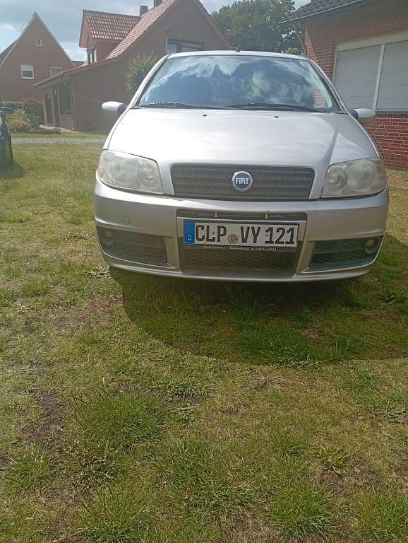 Silber Gebraucht 2003 Fiat Punto Kleinwagen | 700 € (Guter Preis) - Bild 1/4