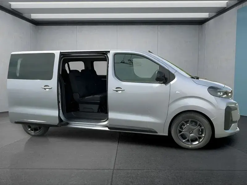 Gebraucht Citroën Spacetourer 177 PS (130 kW) 2025 Grau Van / Kleinbus