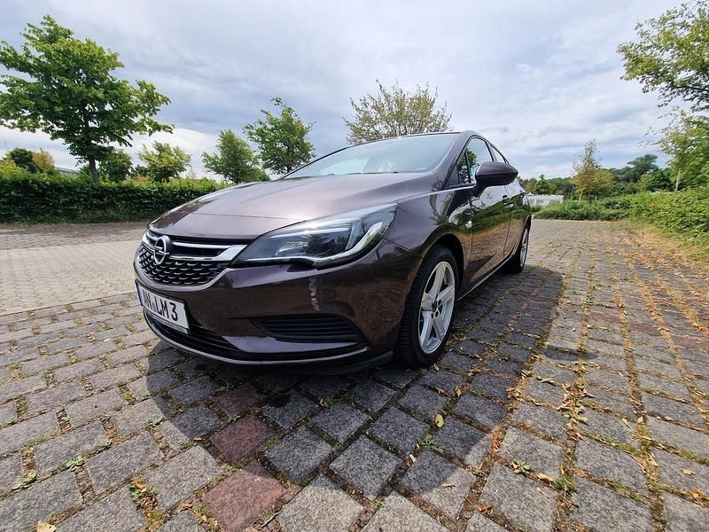 Braun Gebraucht 2017 Opel Astra Limousine | 9.500 € (Guter Preis) - Bild 1/4