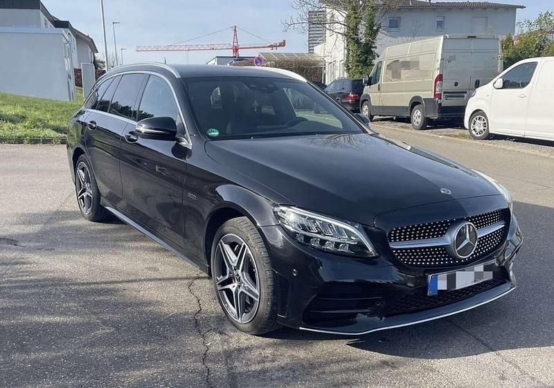 Schwarz Gebraucht 2020 Mercedes C300e AMG line Kombi | 26.500 € (Etwas zu teuer) - Bild 1/4