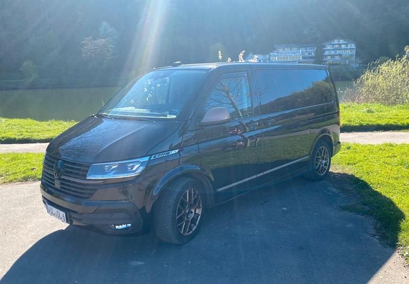 Second-hand VW Multivan Generation Six 205 CP (150 kW) 2020 Negru Monovolum