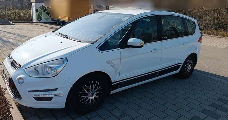 Weiß Gebraucht 2011 Ford S-MAX S Van / Kleinbus | 8.500 € (Etwas zu teuer) - Bild 1/4