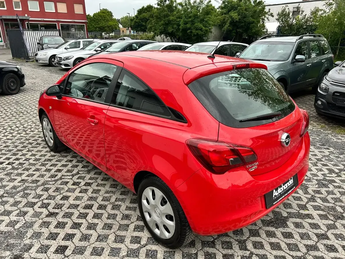 Gebraucht Opel Corsa Edition 90 PS (66 kW) 2016 Magmarot Kleinwagen