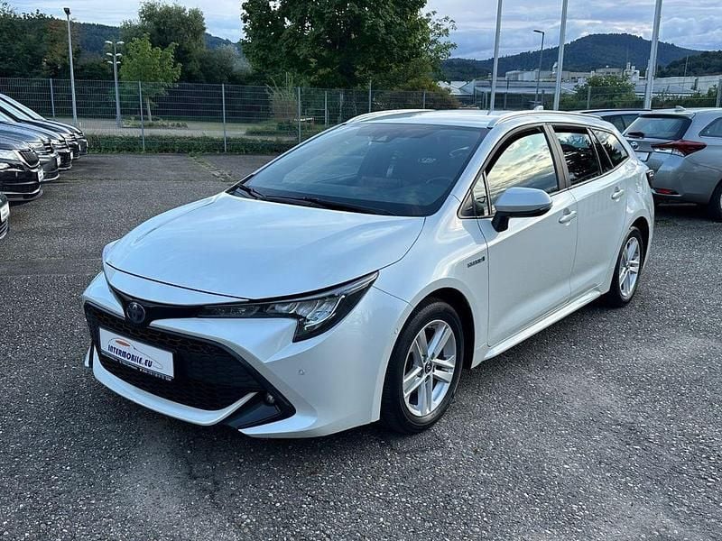 Weiß Gebraucht 2021 Toyota Corolla Kombi | 19.040 € (Guter Preis) - Bild 1/4