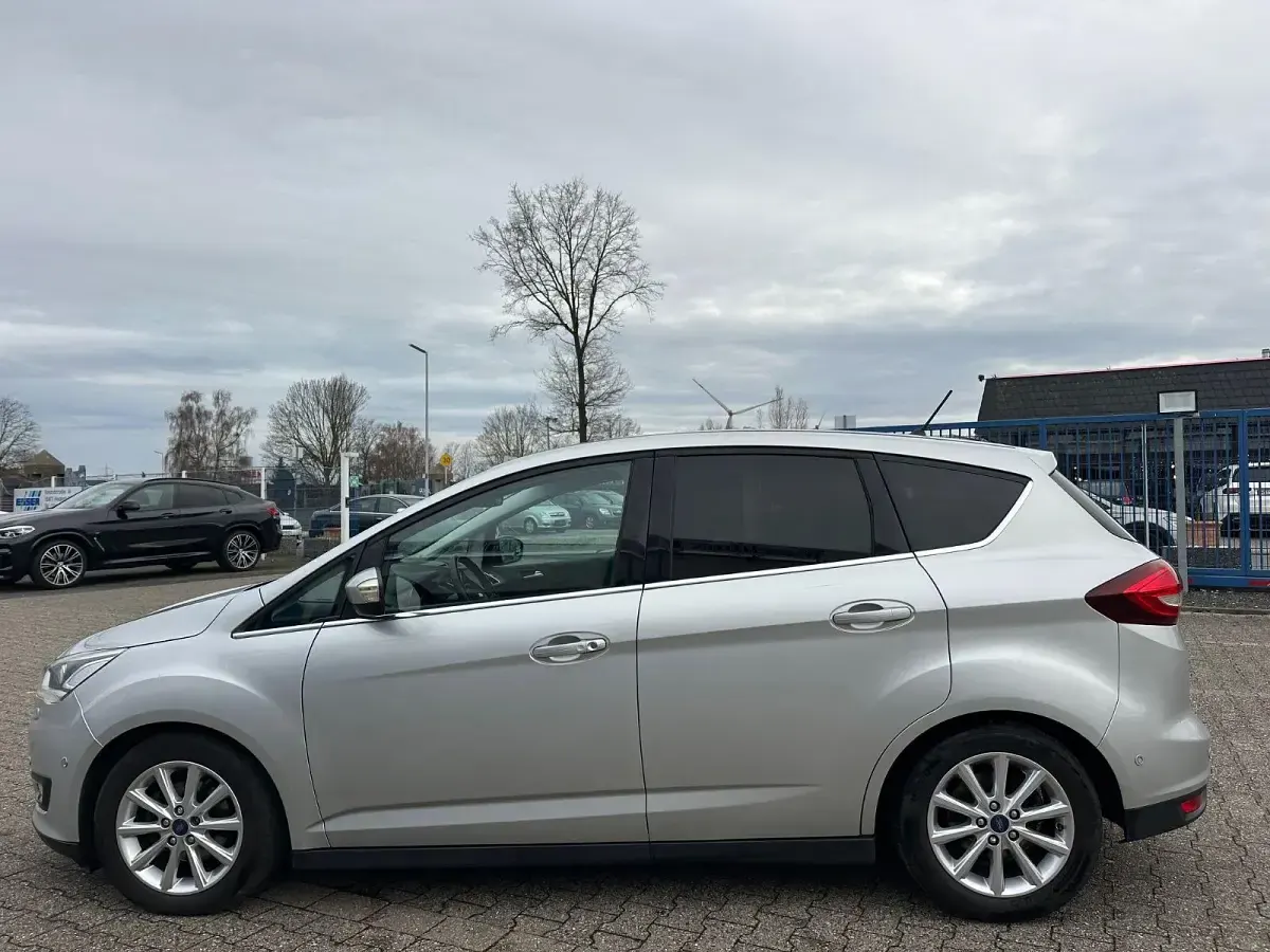 Second-hand Ford C-MAX Titanium 120 CP (88 kW) 2017 Argintiu Monovolum