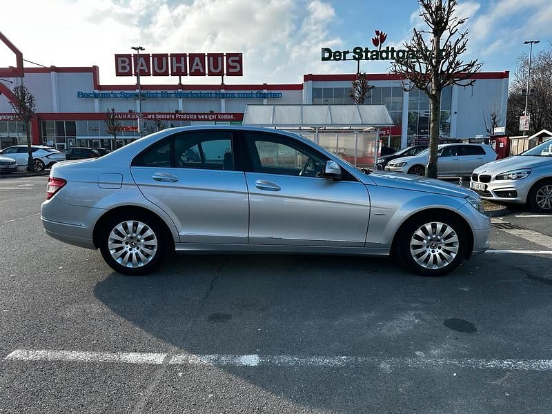Gebraucht Mercedes C200 184 PS (135 kW) 2009 Silber Limousine