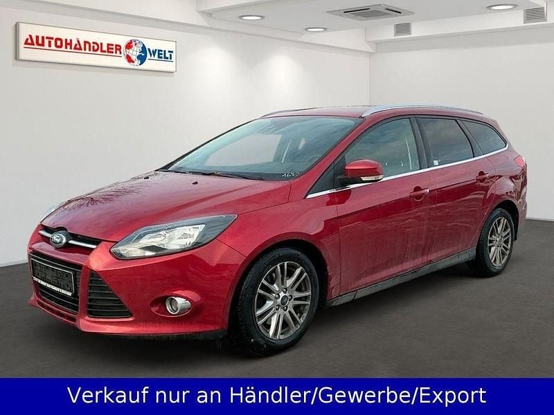 Rot Gebraucht 2013 Ford Focus Titanium Limousine | 5.199 € (Guter Preis) - Bild 1/3