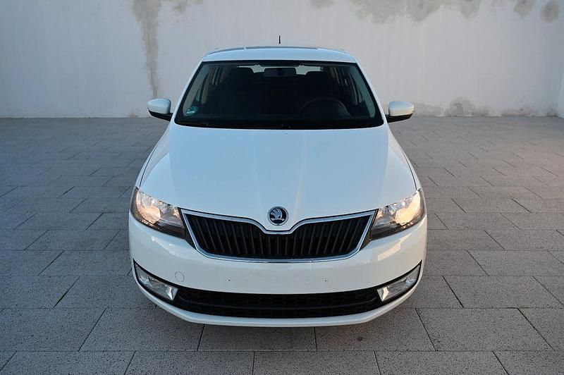 Gebraucht Skoda Rapid Cool Edition 90 PS (66 kW) 2018 Weiß Limousine