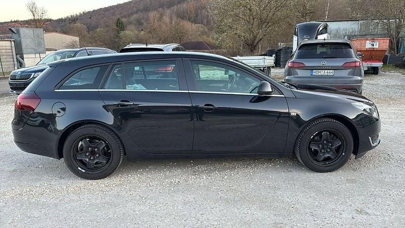 Gebraucht Opel Insignia Edition 140 PS (102 kW) 2014 Schwarz Kombi