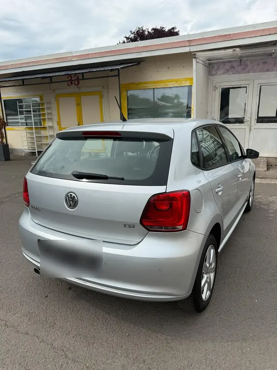 Gebraucht VW Polo 90 PS (66 kW) 2013 Grau Kleinwagen