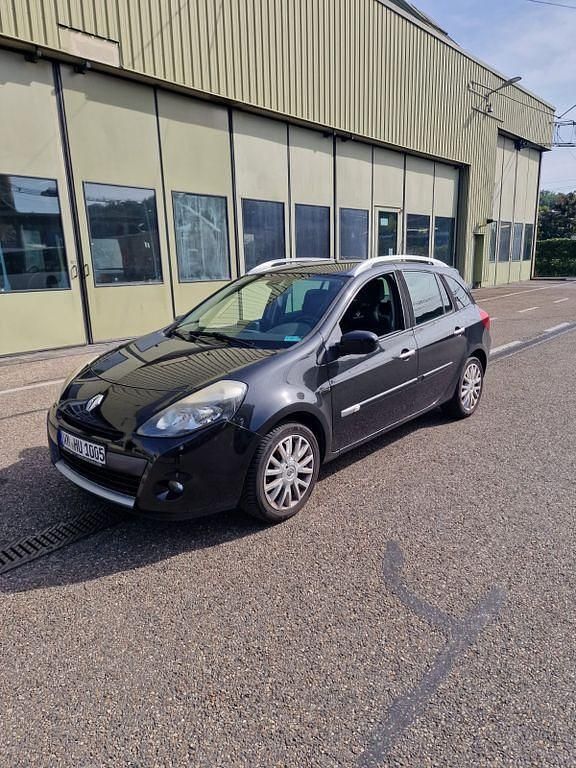 Schwarz Gebraucht 2010 Renault Clio II Dynamique Limousine | 1.790 € (Guter Preis) - Bild 1/4