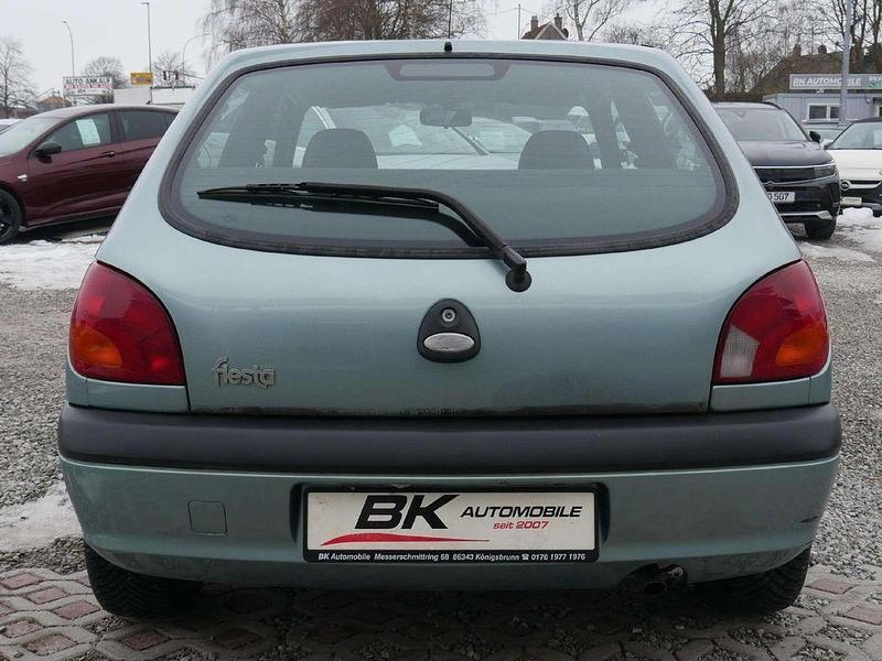 Gebraucht Ford Fiesta 50 PS (36 kW) 2002 Grün Limousine