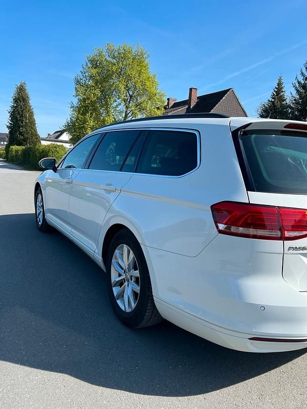 Używany VW Passat 150 KM (110 kW) 2017 Biały Kombi