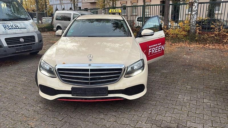 Gebraucht Mercedes E200 150 PS (110 kW) 2019 Gelb Limousine