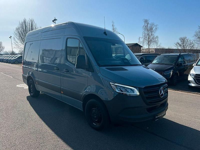 Gebraucht Mercedes Sprinter 170 PS (125 kW) 2025 Blaugrau Van