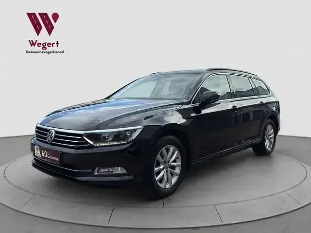 Używany VW Passat R 150 KM (110 kW) 2019 Czarny Kombi