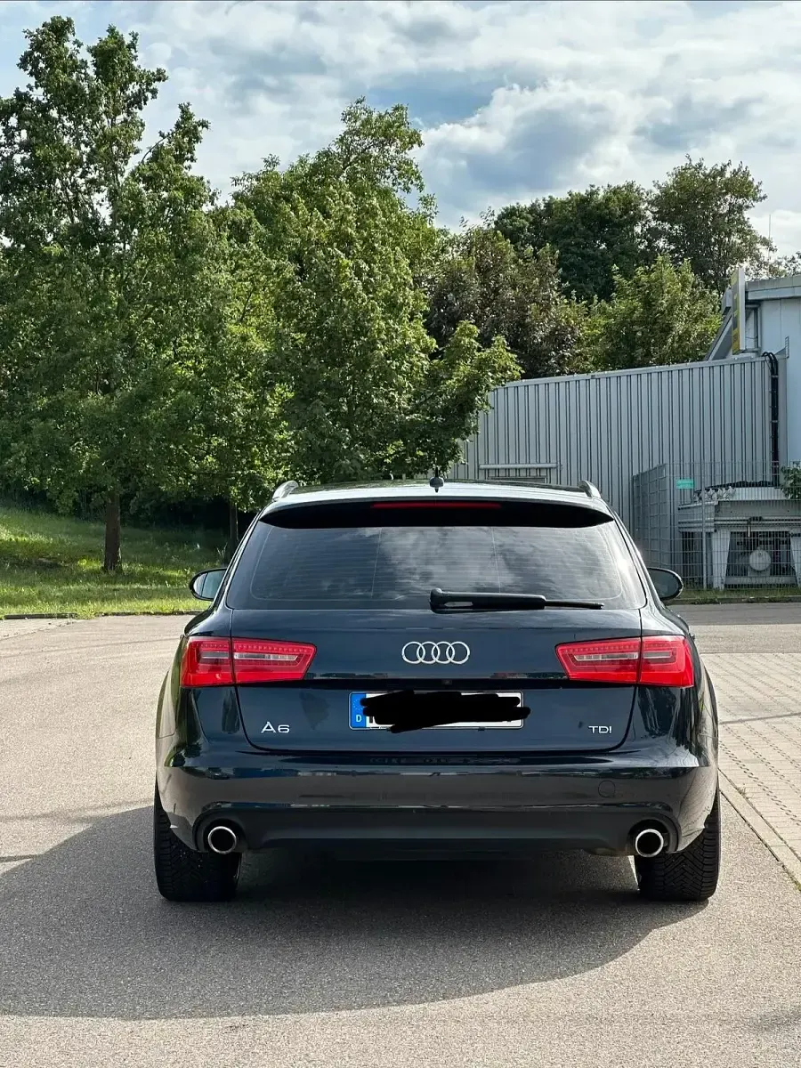 Gebraucht Audi A6 204 PS (150 kW) 2014 Blau Kombi