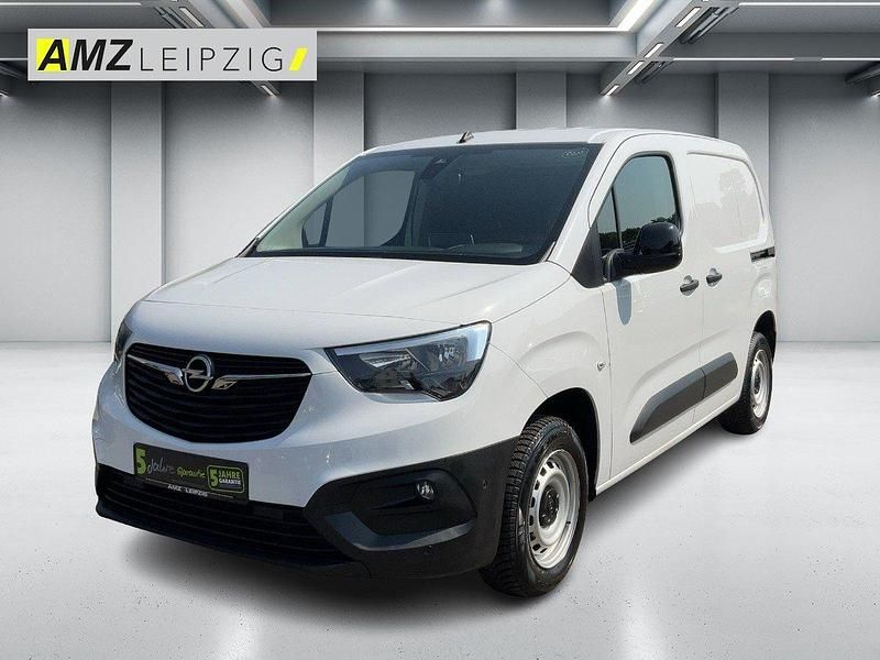 Lackierung weiss icy/typ aussenverk Gebraucht 2023 Opel Combo Van / Kleinbus | 16.990 € (Fairer Preis) - Bild 1/4