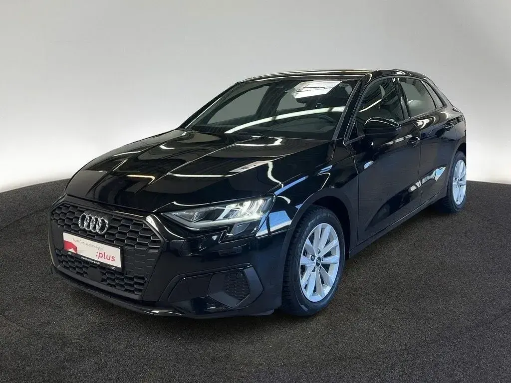 Używany Audi A3 110 KM (80 kW) 2022 Czarny Sedan/Limuzyna
