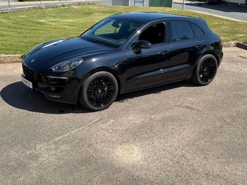Schwarz Gebraucht 2016 Porsche Macan Turbo Sport SUV | 37.500 € - Bild 1/4