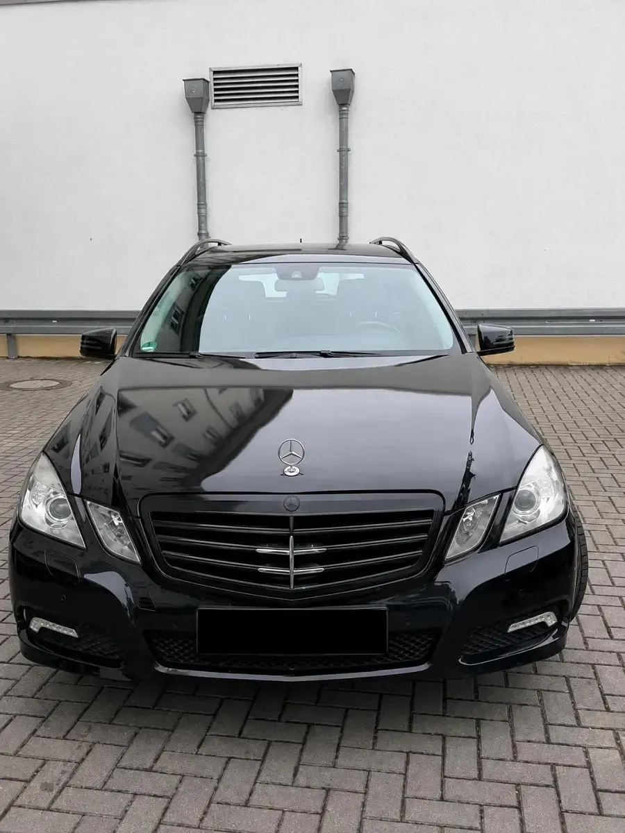 Usado Mercedes E220 170 CV (125 kW) 2010 Negro Familiar