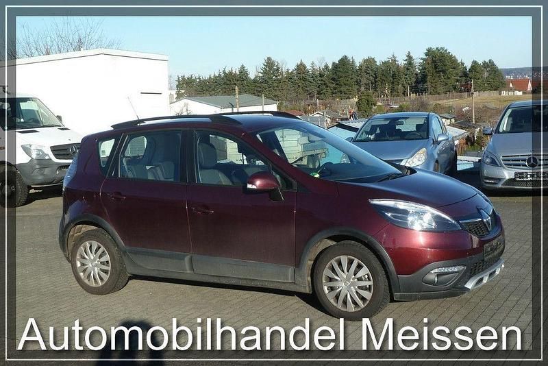 Gebraucht Renault Grand Scénic Initiale Paris 116 PS (85 kW) 2013 Dunkelrot Van / Kleinbus