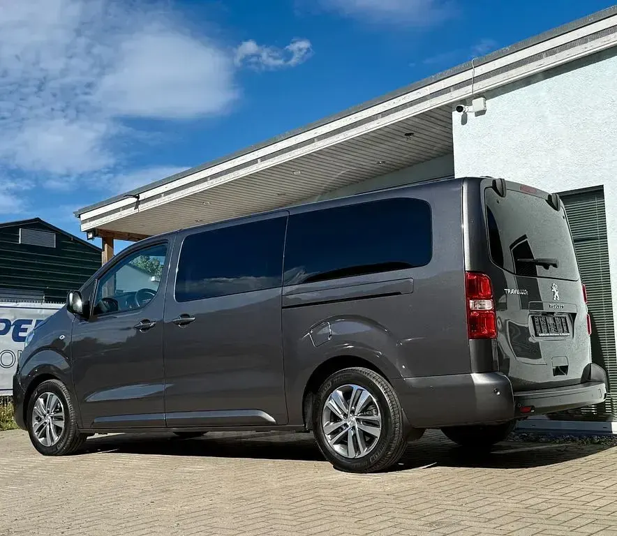Gebraucht Peugeot Traveller Allure 177 PS (130 kW) 2022 Grau Van / Kleinbus