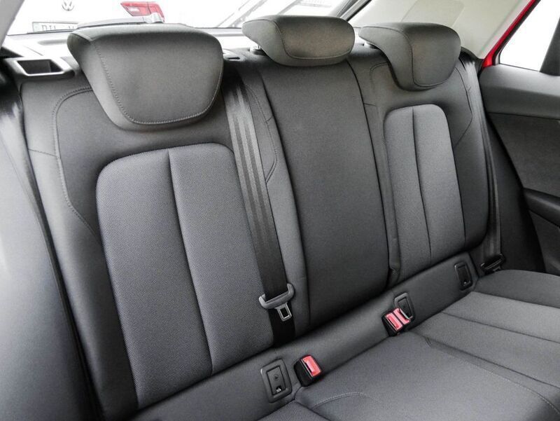 Gebraucht Audi Q2 Design 150 PS (110 kW) 2017 Rot SUV