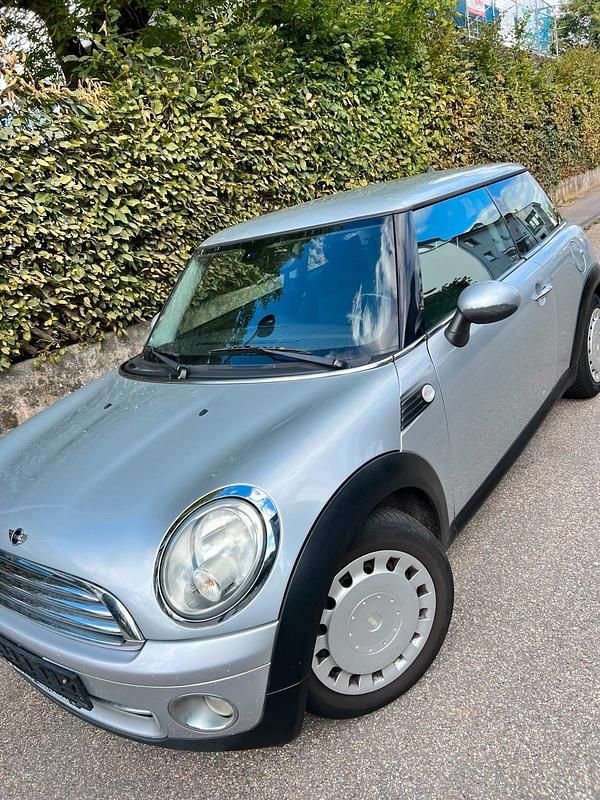 Silber Gebraucht 2009 Mini ONE Kleinwagen | 2.399 € - Bild 1/4