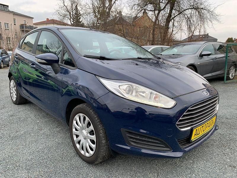 Gebraucht Ford Fiesta 65 PS (47 kW) 2015 Blau Limousine