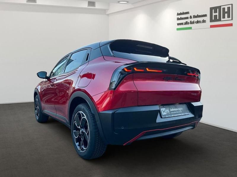 Gebraucht Alfa Romeo GT Junior Edizione Speciale 114 kW (156 PS) 2025 Rot Limousine