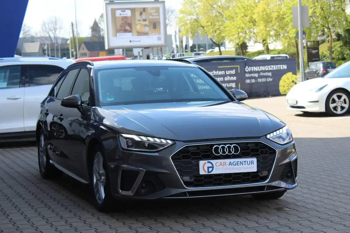 Gebraucht Audi A4 S-Line 204 PS (150 kW) 2021 Grau Kombi