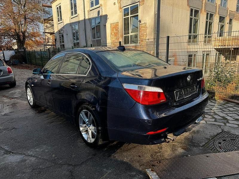 Gebraucht BMW 530 231 PS (169 kW) 2004 Blau Limousine