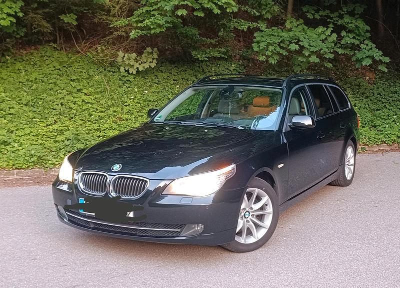 Gebraucht BMW 525 197 PS (144 kW) 2009 Schwarz Kombi