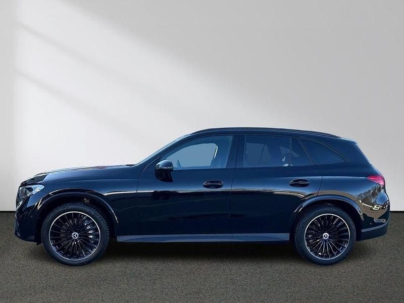 Gebraucht Mercedes GLC450 AMG 367 PS (269 kW) 2025 Lack obsidianschwarz SUV