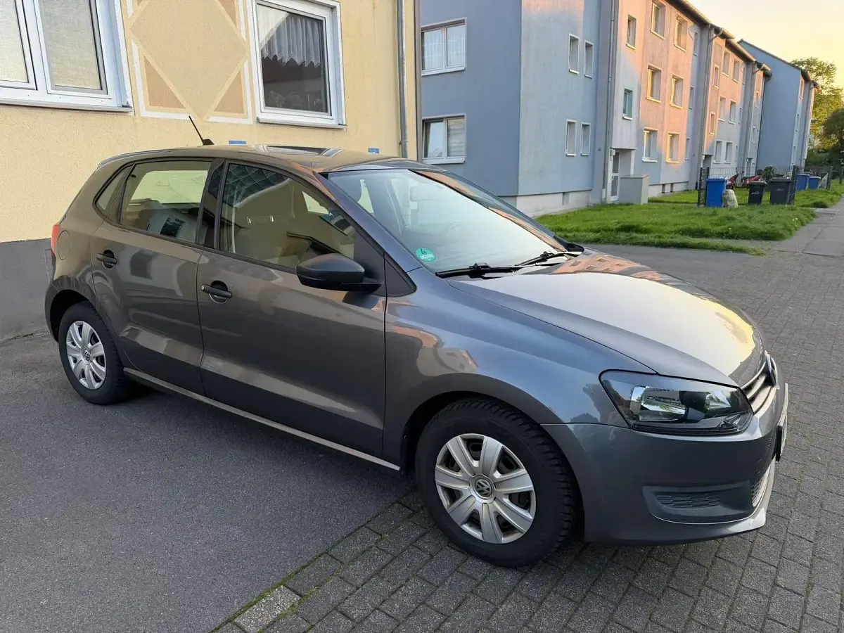Gebraucht VW Polo 69 PS (50 kW) 2010 Grau Kleinwagen