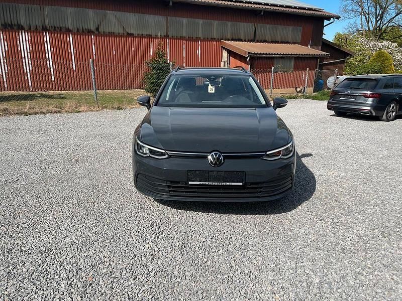Gebraucht VW Golf VIII 150 PS (110 kW) 2023 Uranograu/cinza urano Kombi