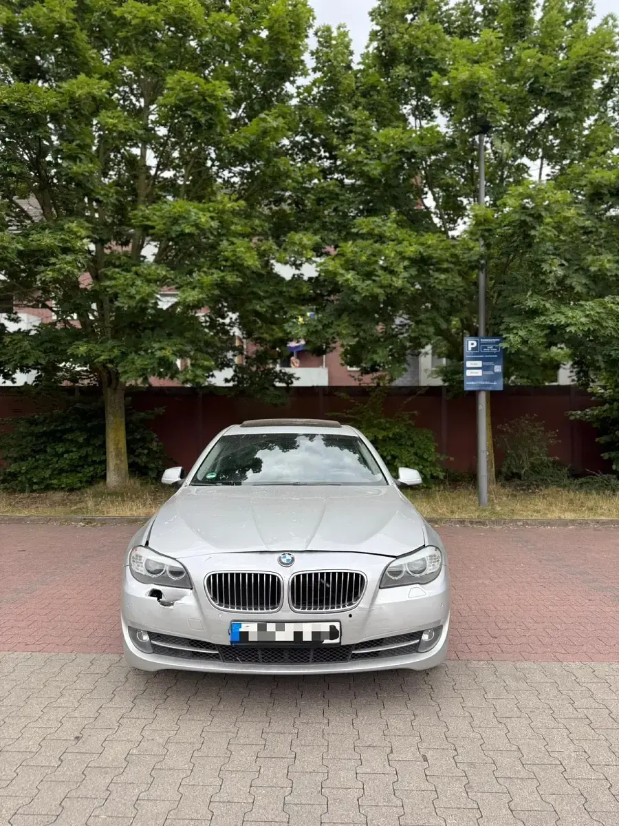 Gebraucht BMW 520 184 PS (135 kW) 2012 Silber Limousine