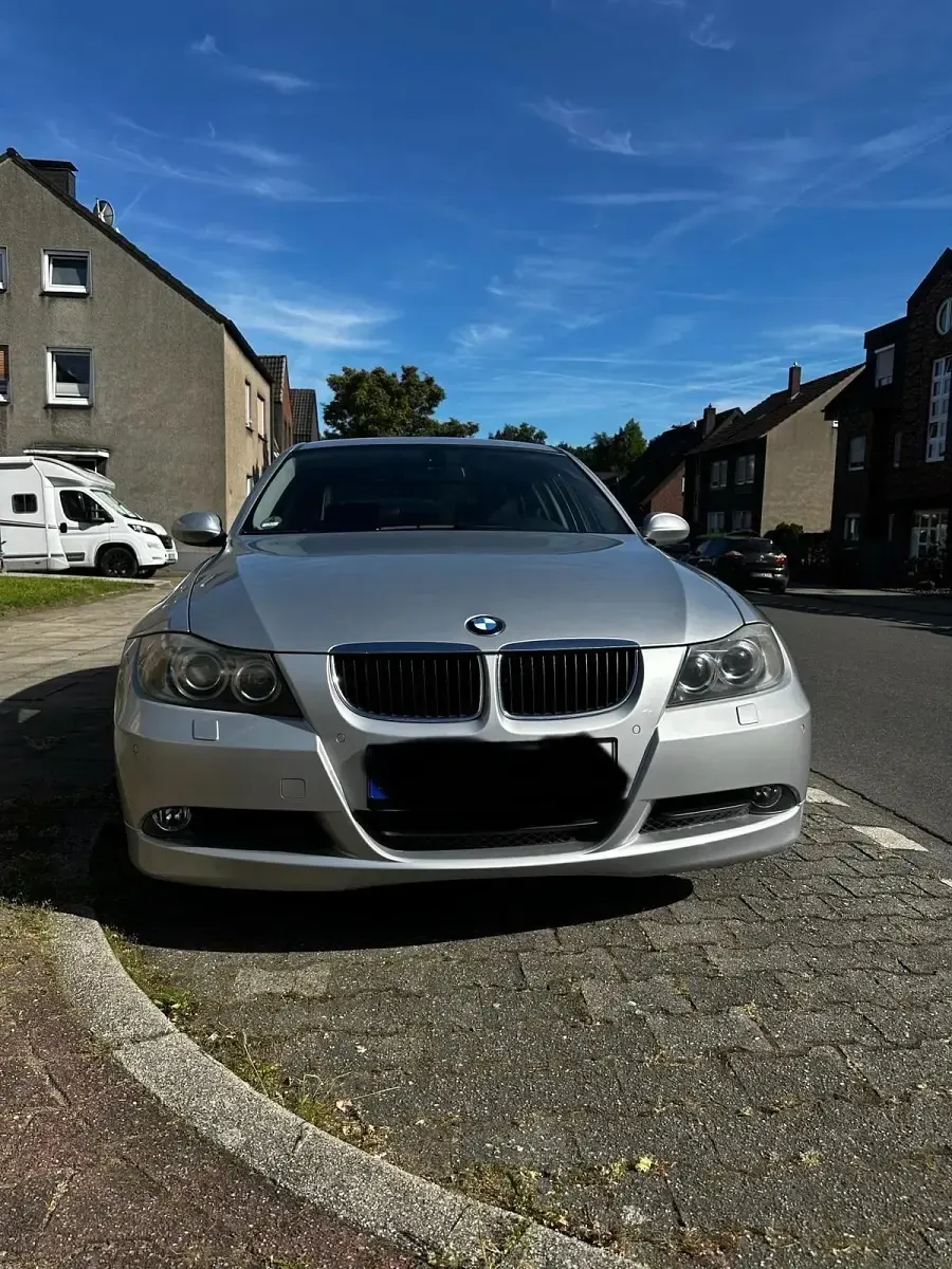 Gebraucht BMW 320 150 PS (110 kW) 2005 Silber Limousine