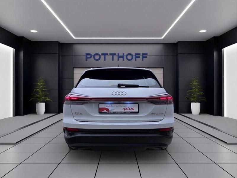 Gebraucht Audi Q4 e-tron Design 150 kW (204 PS) 2022 Weiss SUV