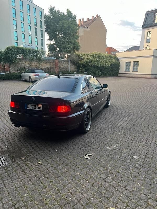 Gebraucht BMW 320 170 PS (125 kW) 2001 Schwarz Coupé